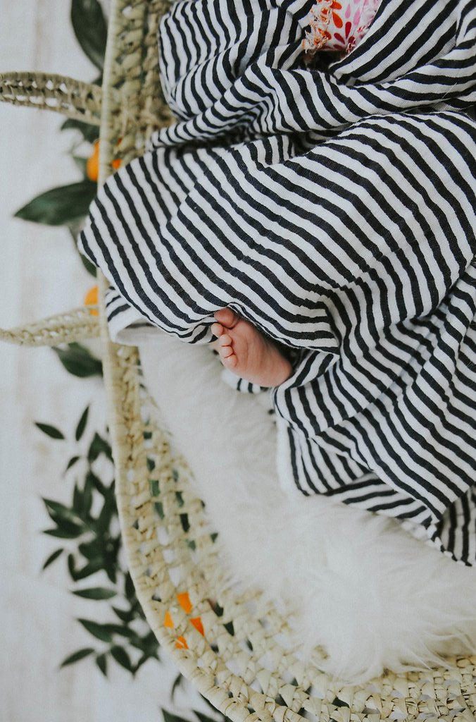 BLACK AND WHITE STRIPE SWADDLE - Tnee's