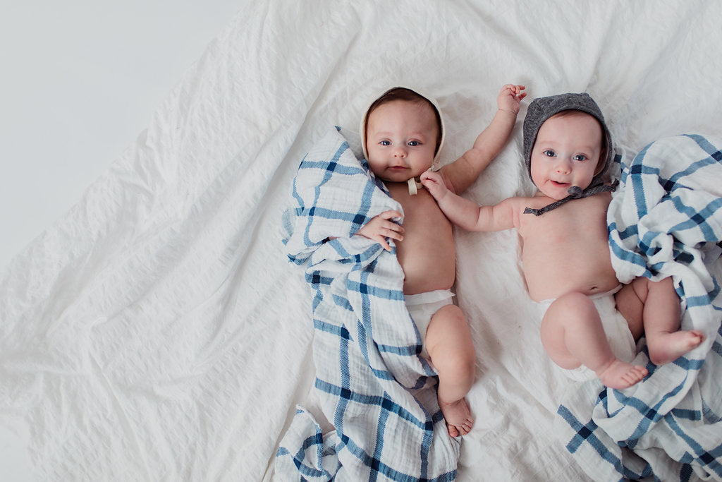 NAVY PLAID SWADDLE - Tnee's