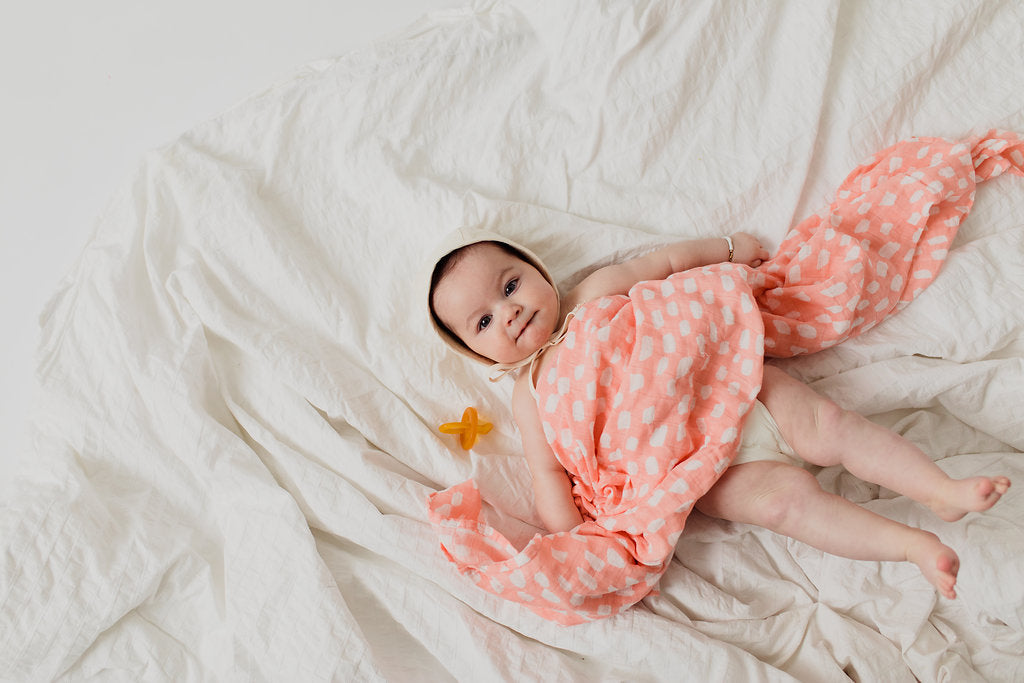 SPOTTED BLUSH SWADDLE - Tnee's